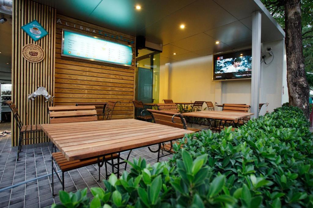Alisha Court Hotel & Residence Bangkok Exterior foto